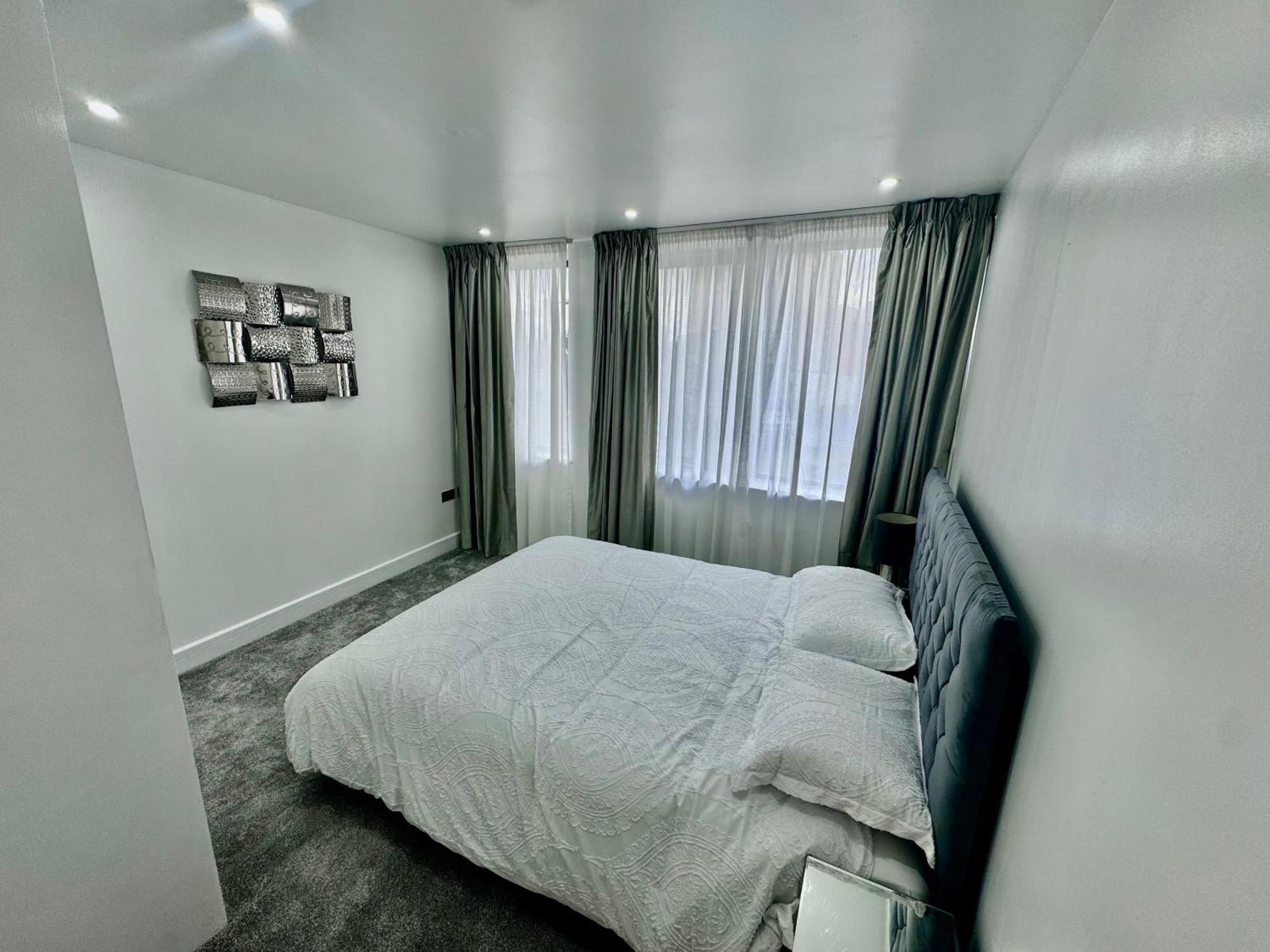 Luxury 2 Bed Entire Apartment-Near Tube & Shopping Centre Harrow Exteriér fotografie